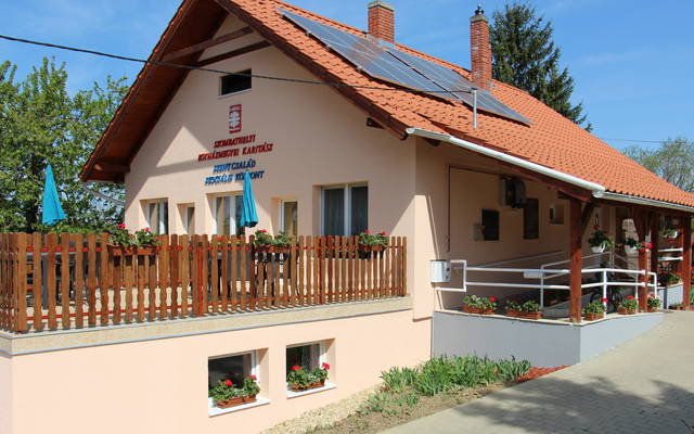 Szent Csal�d Szoci�lis K�zpont Pszichi�triai Betegek Nappali Ell�t�ja